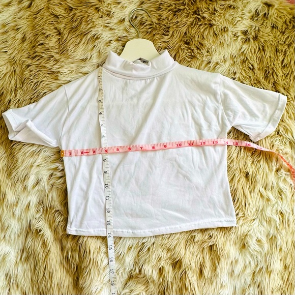 White plain stretchable crop top shirt - Picture 1 of 2
